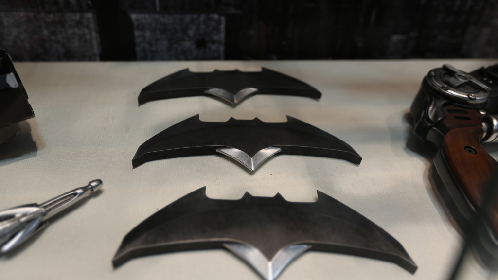 batman-vs-superman-grapple-gun-4
