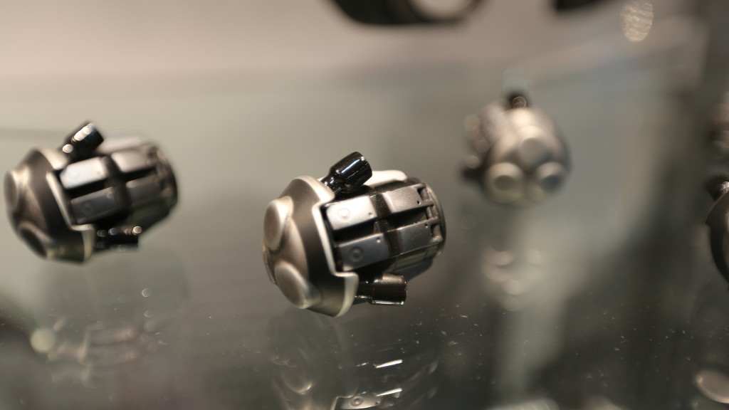 batman-vs-superman-grenade-launcher-sticky-bombs-6