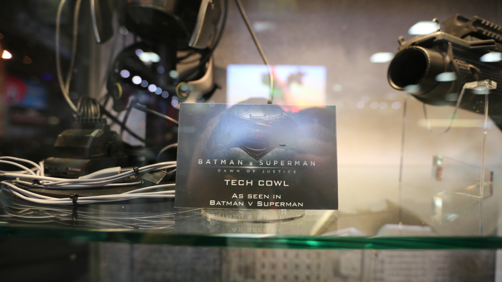 batman-vs-superman-tech-cowl-1