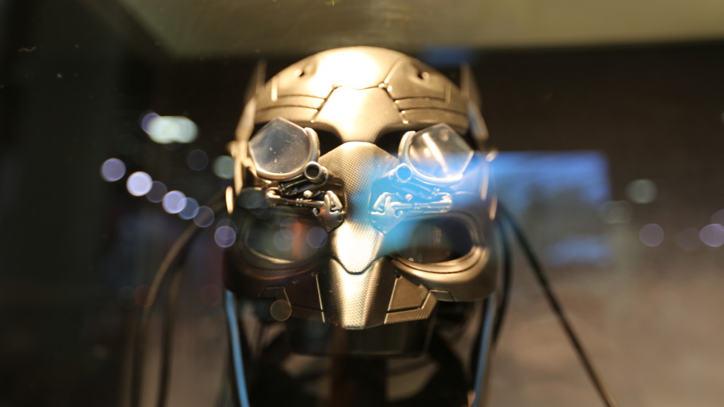 batman-vs-superman-tech-cowl-2