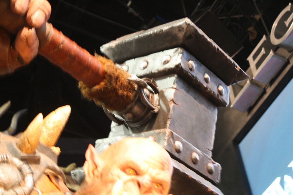 warcraft-movielegendary-comic-con-booth-3